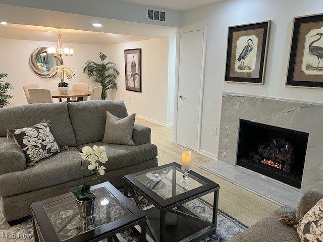 -C/The Woodhawk Club Condos Ph - Residential