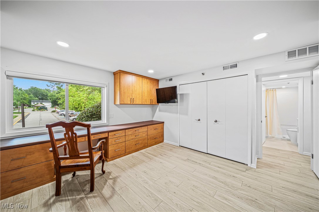 -C/The Woodhawk Club Condos Ph - Residential