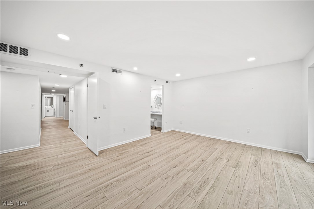 -C/The Woodhawk Club Condos Ph - Residential
