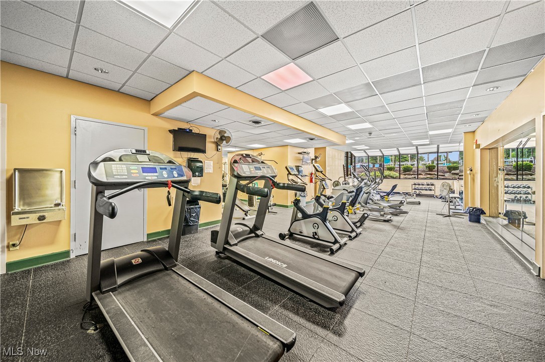 -C/The Woodhawk Club Condos Ph - Residential