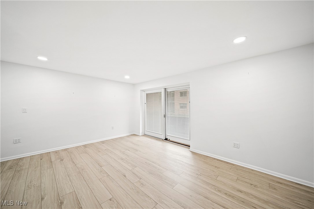 -C/The Woodhawk Club Condos Ph - Residential