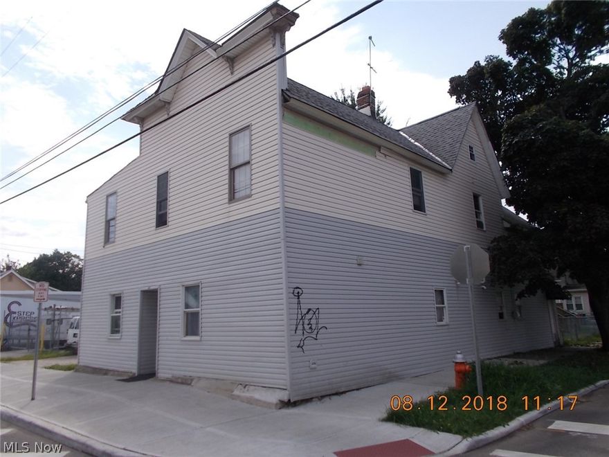 Please allow 24-48 hrs to show*Nice 3 unit investment opportunity*Great location close to I90 and numerous amenities*Fully rented and well maintained*