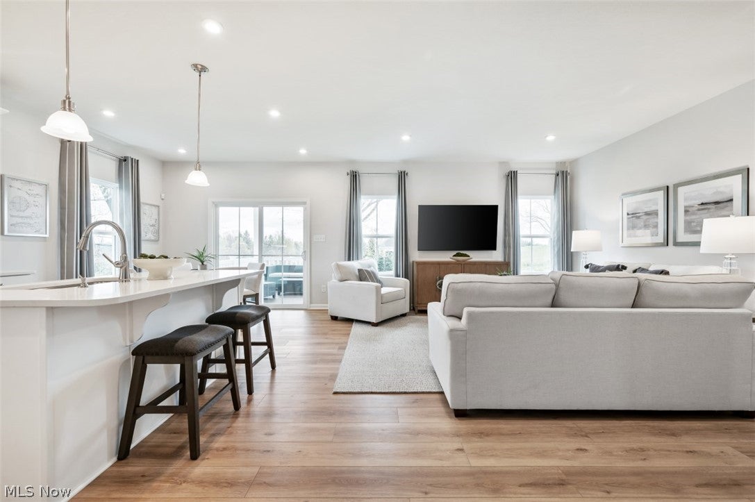 1144 Hunting Hollow