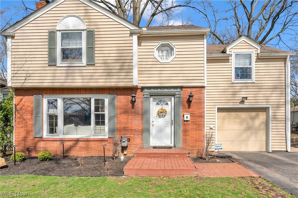 Photo of 172 Wolcott Drive, Boardman, OH 44512 (MLS # 5192763)