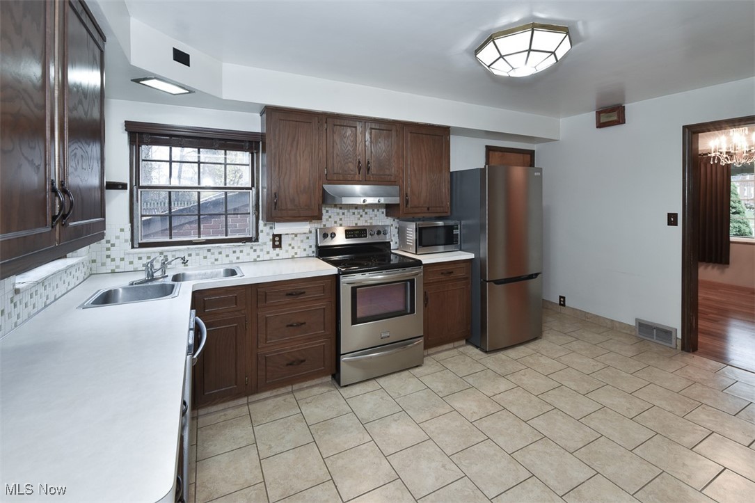 Spencer Road Resub - Residential Lease