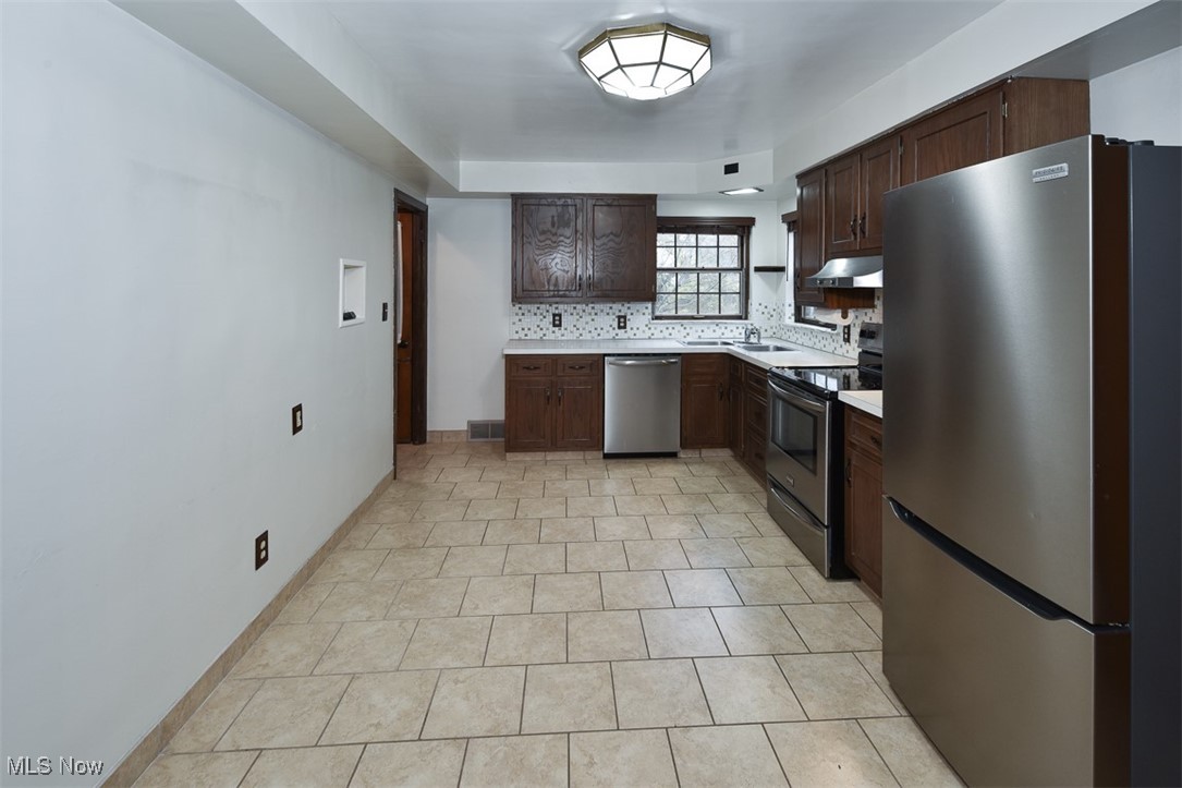 Spencer Road Resub - Residential Lease