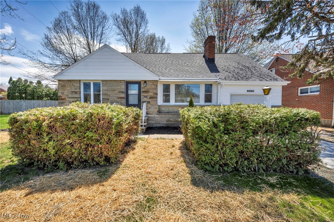 27540 Parkwood Avenue, Euclid, Ohio image 2