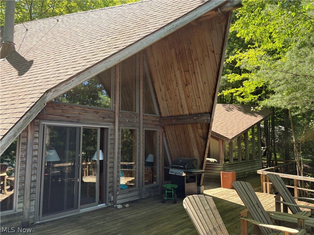Photo of 2325 Plum Point, Roaming Shores, OH 44084 (MLS # 5213952)