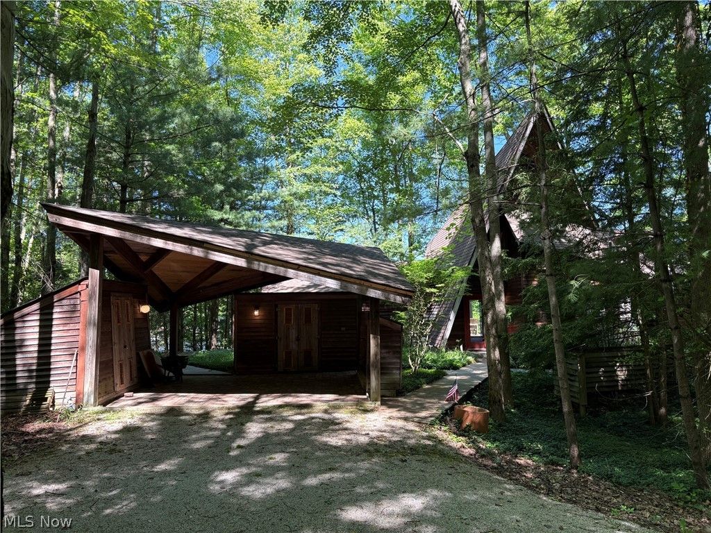 Photo of 2325 Plum Point, Roaming Shores, OH 44084 (MLS # 5213952)
