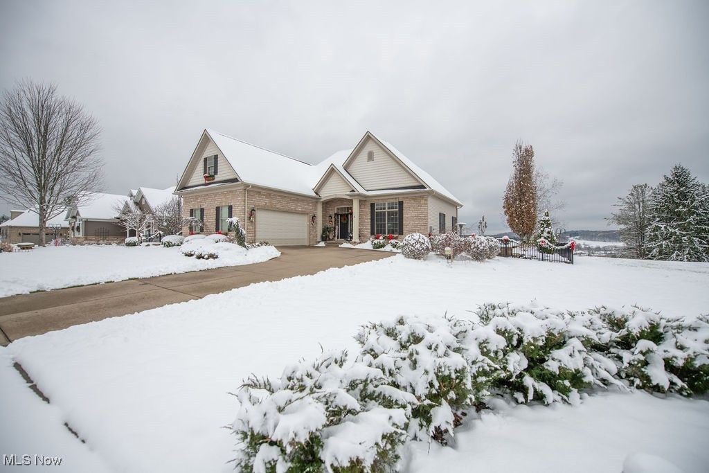 Photo of 1313 Fairway Drive NE, New Philadelphia, OH 44663 (MLS # 5175254)