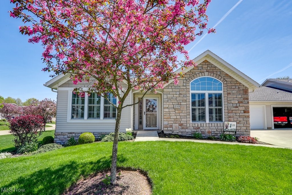 233 Woodbury Circle, Dalton, Ohio image 1