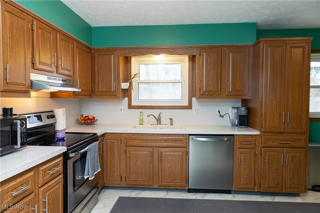437 Stonewood Street, Canal Fulton, Ohio image 5