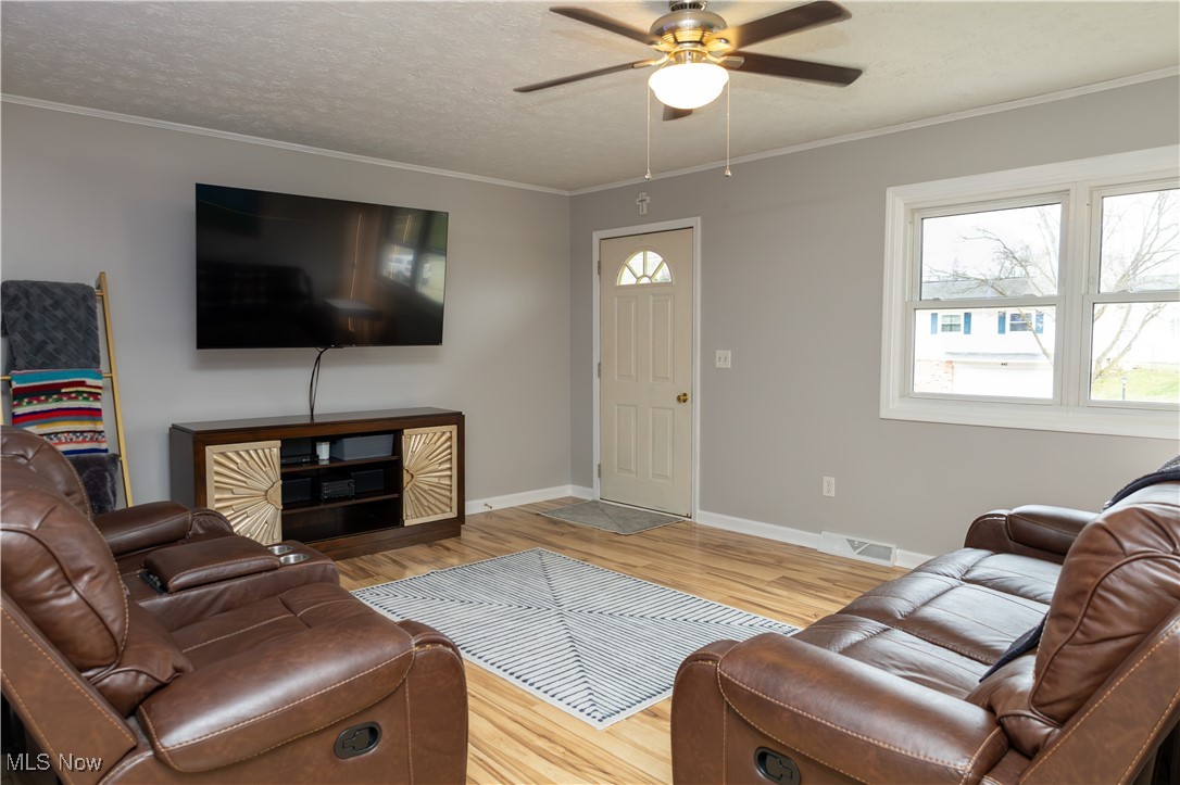 437 Stonewood Street, Canal Fulton, Ohio image 3