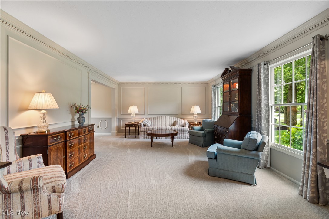 Royal State 02 - Residential