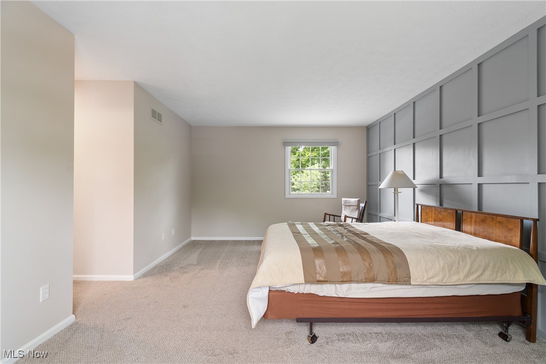 Royal State 02 - Residential