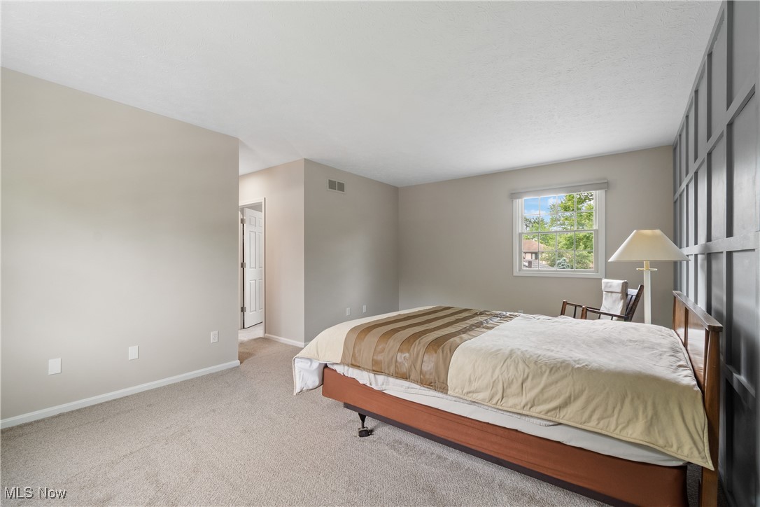 Royal State 02 - Residential