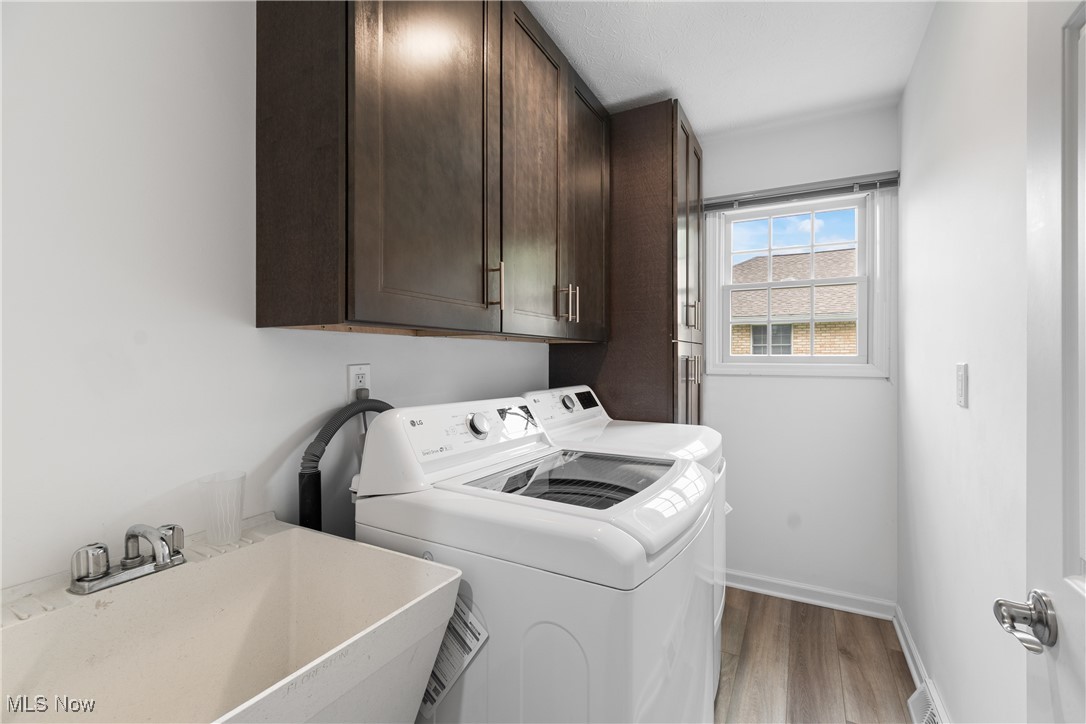 Royal State 02 - Residential