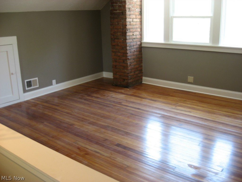 Advance Real Estate Cos 01 - Residential