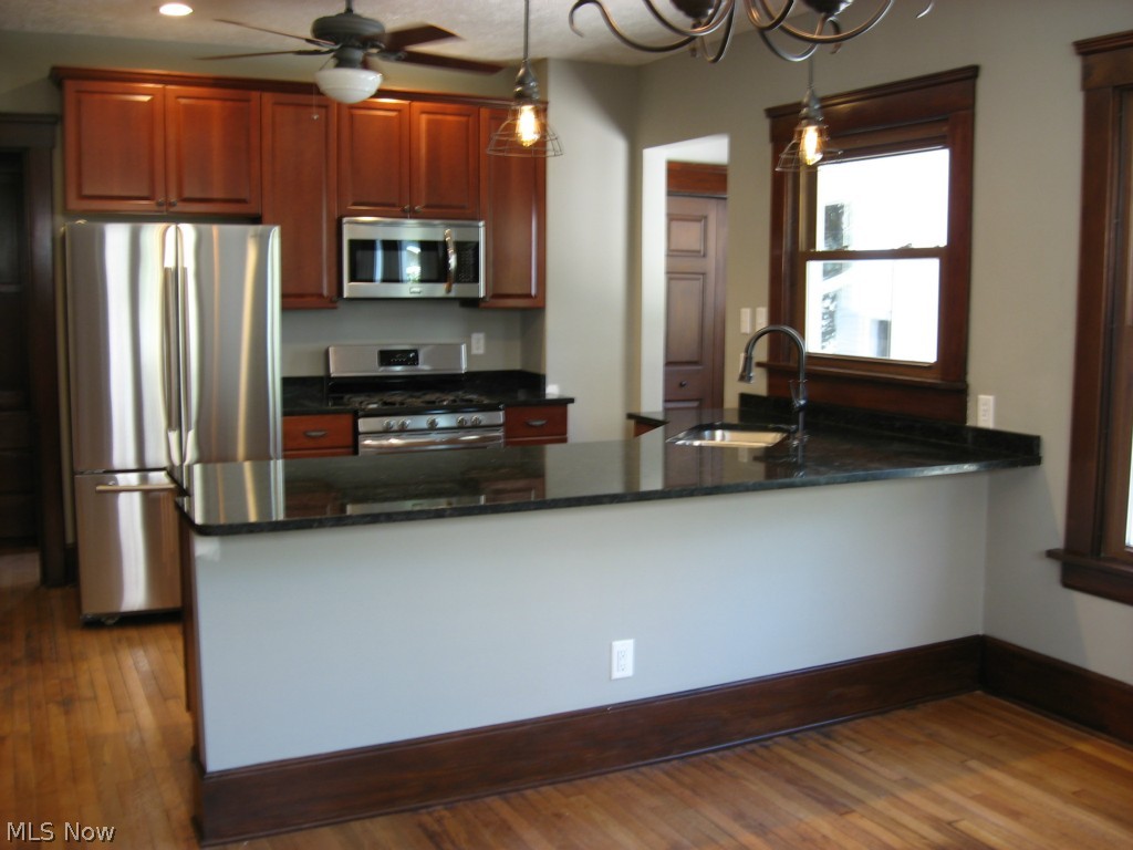 Advance Real Estate Cos 01 - Residential