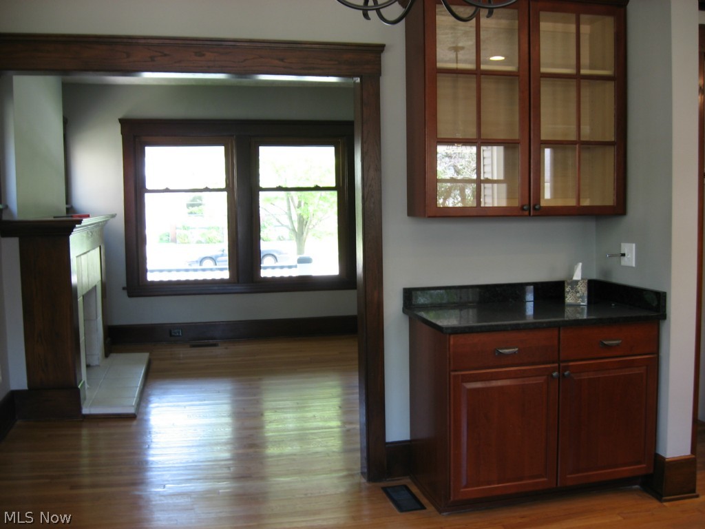 Advance Real Estate Cos 01 - Residential