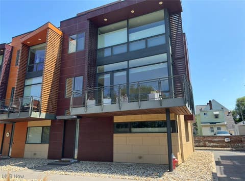 Condo For Rent - 1901 E 119th Street<br/> Cleveland, OH 44106