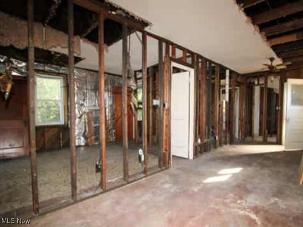 Photo of 3579 Bee Street, Mineral Ridge, OH 44440 (MLS # 5165025)