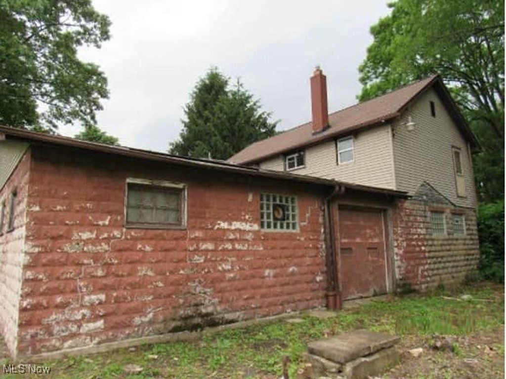Photo of 3579 Bee Street, Mineral Ridge, OH 44440 (MLS # 5165025)