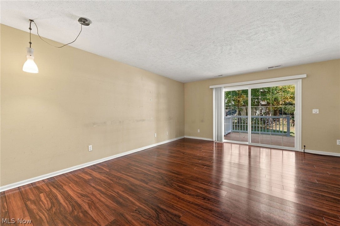 15528 Foxglove Lane