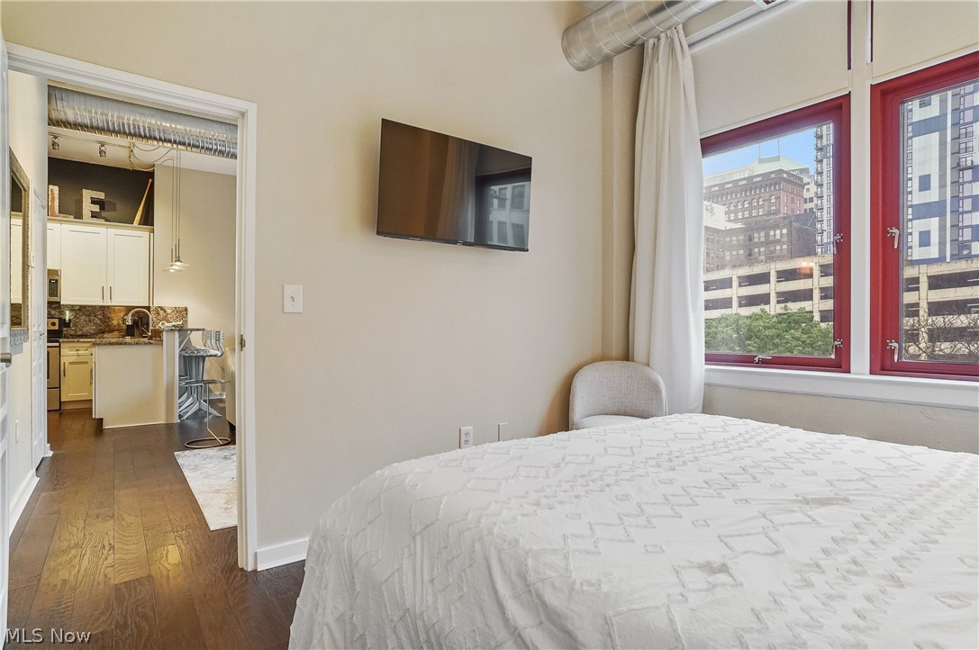 Pointe/Gateway Condo - Residential