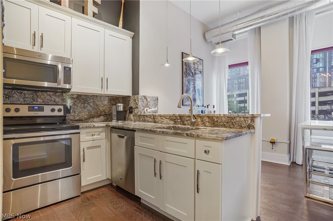 Pointe/Gateway Condo - Residential