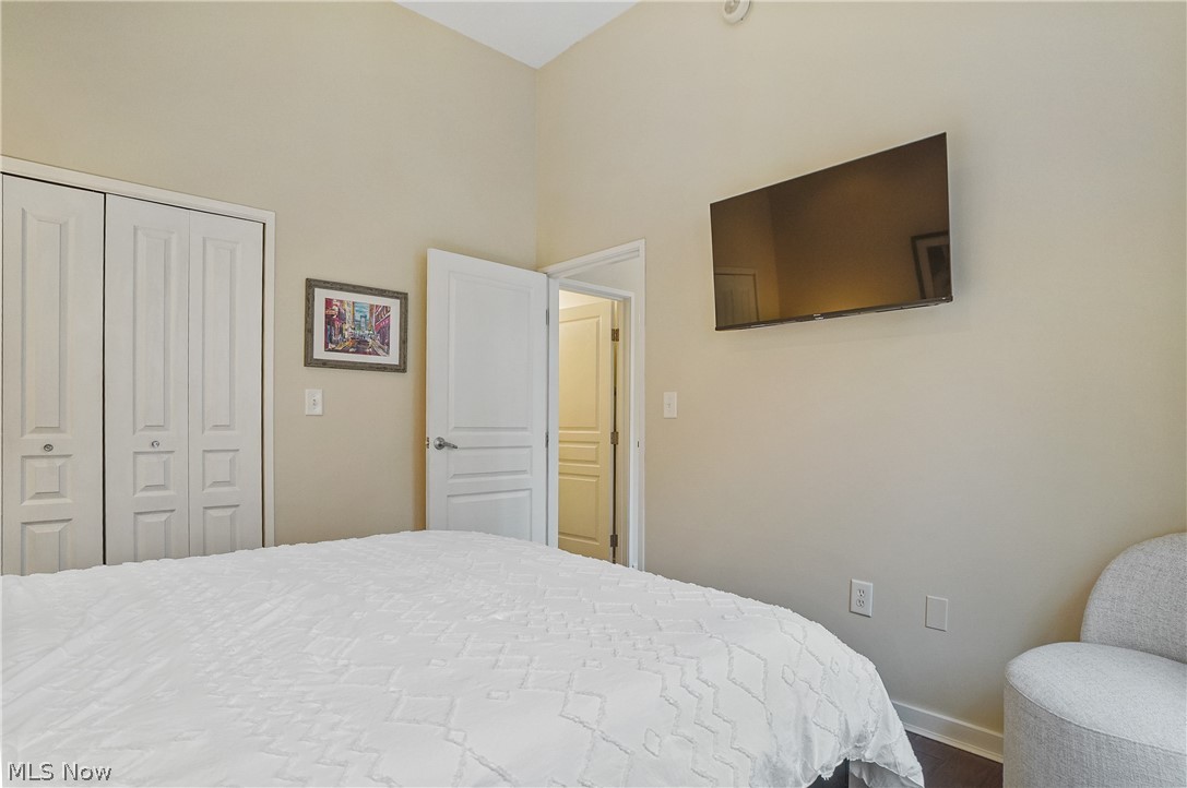 Pointe/Gateway Condo - Residential