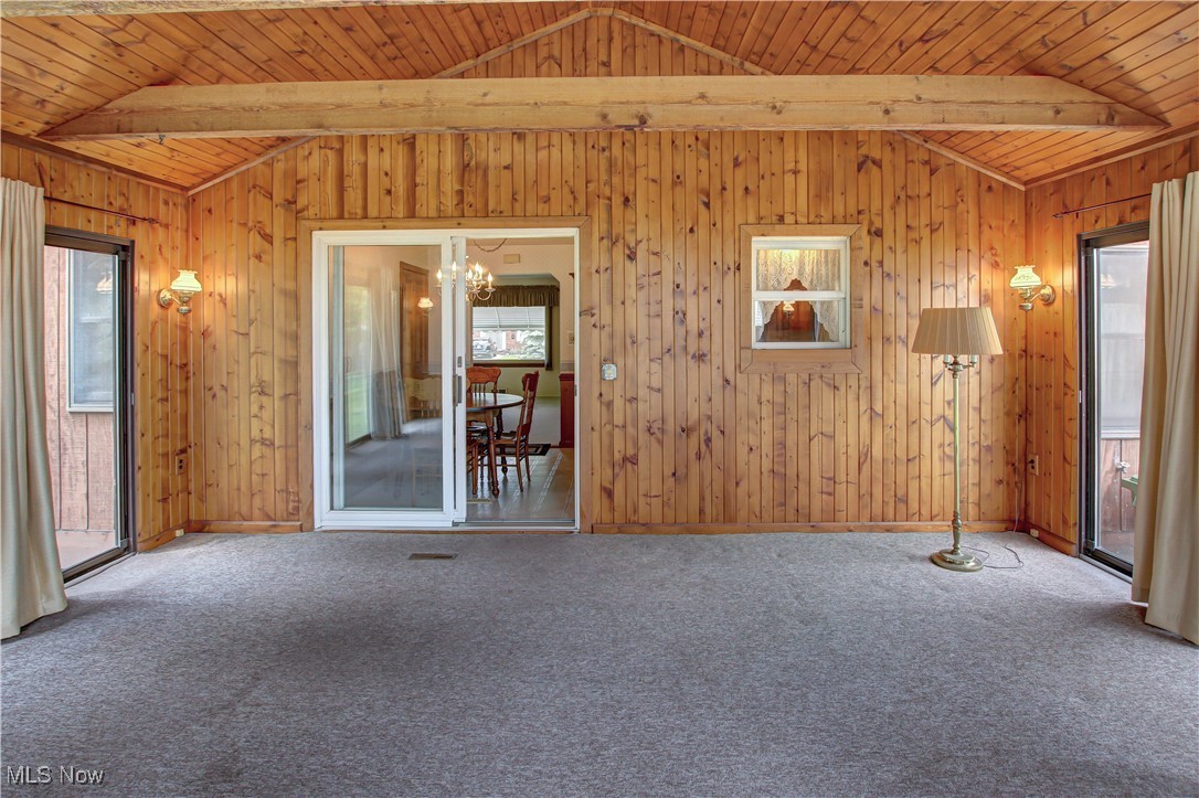 1289 Jakse Drive, Eastlake, Ohio image 9