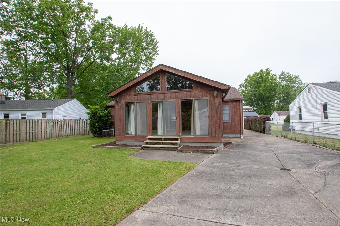 1289 Jakse Drive, Eastlake, Ohio image 30