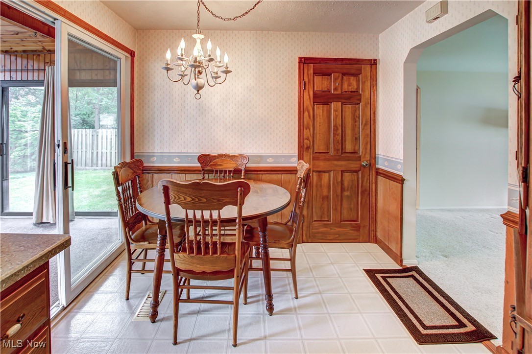 1289 Jakse Drive, Eastlake, Ohio image 7