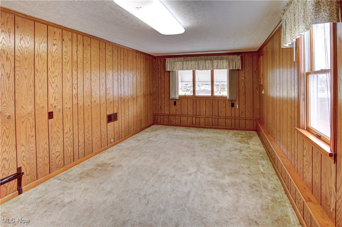1289 Jakse Drive, Eastlake, Ohio image 18