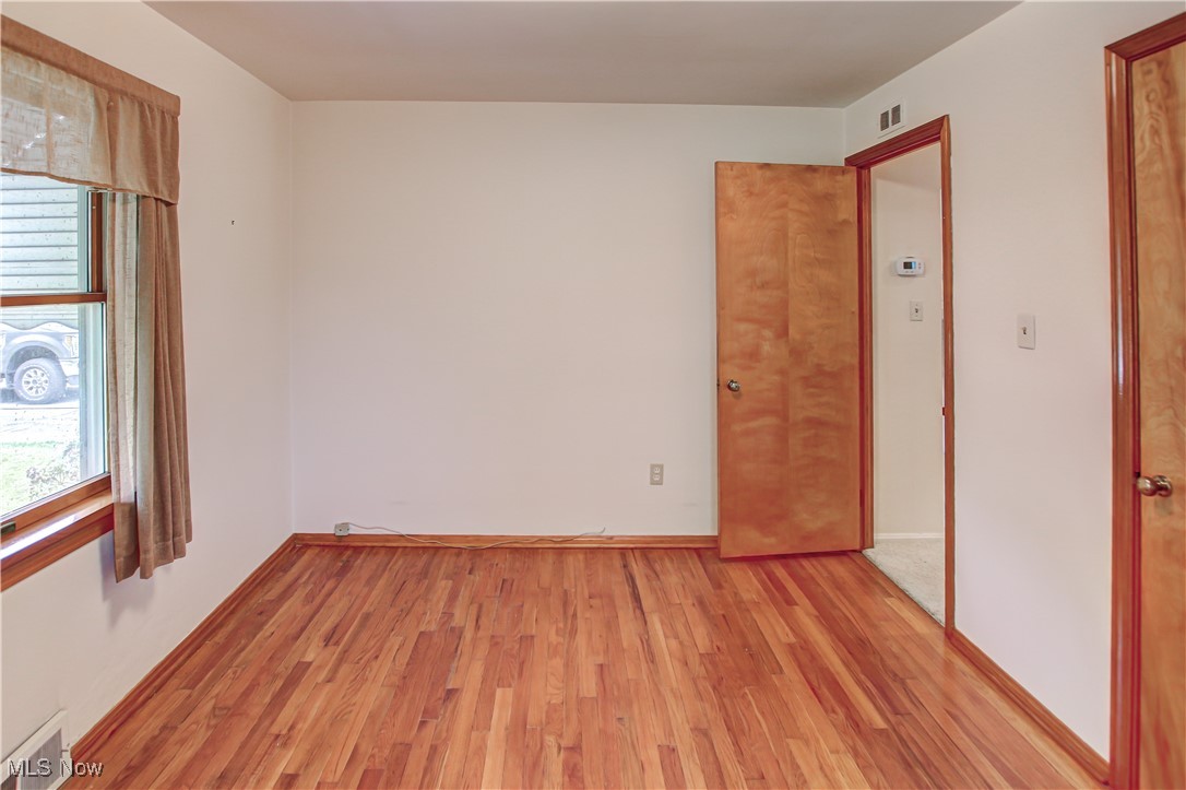 1289 Jakse Drive, Eastlake, Ohio image 23