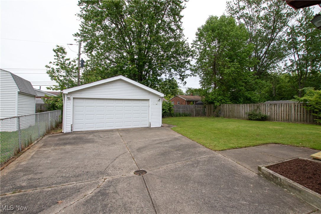 1289 Jakse Drive, Eastlake, Ohio image 34