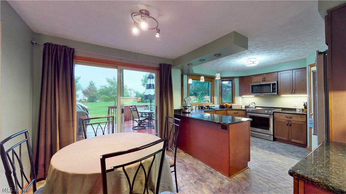 Eaton Estate Ph Ic - Residential