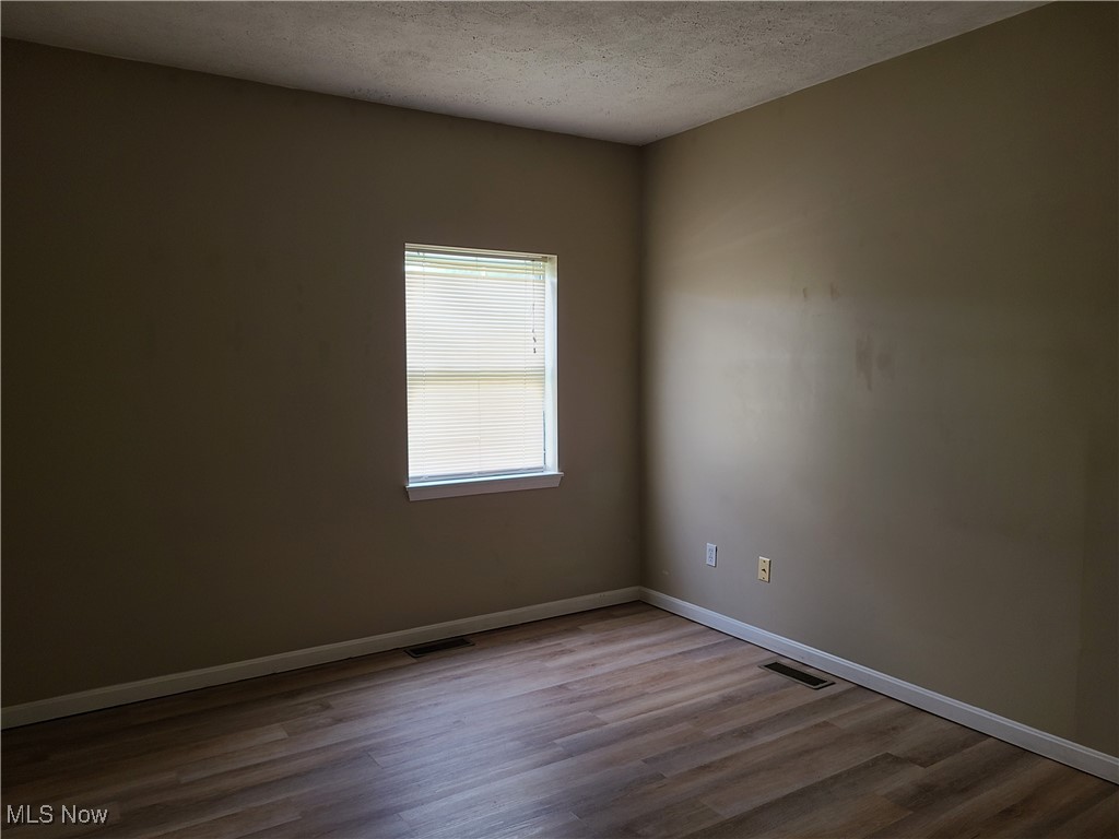 Voris - Residential Lease