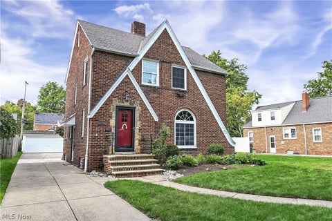 Homes For Sale - 94 E 217th Street<br/> Euclid, OH 44123