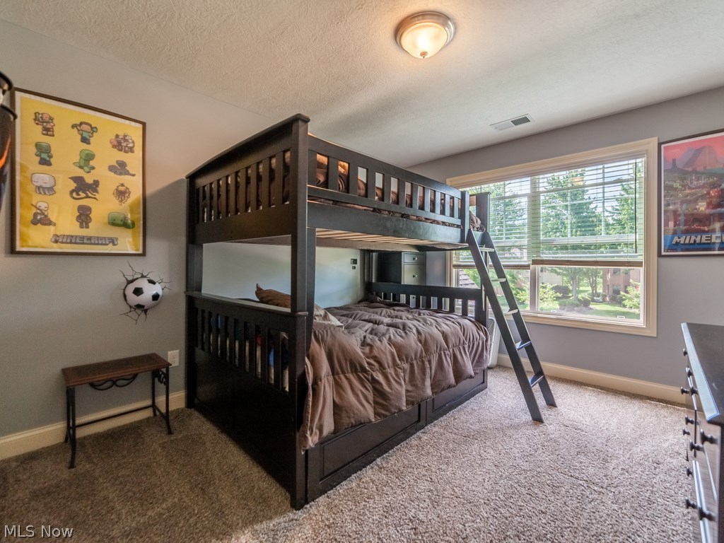 Red Tail 03 - Residential