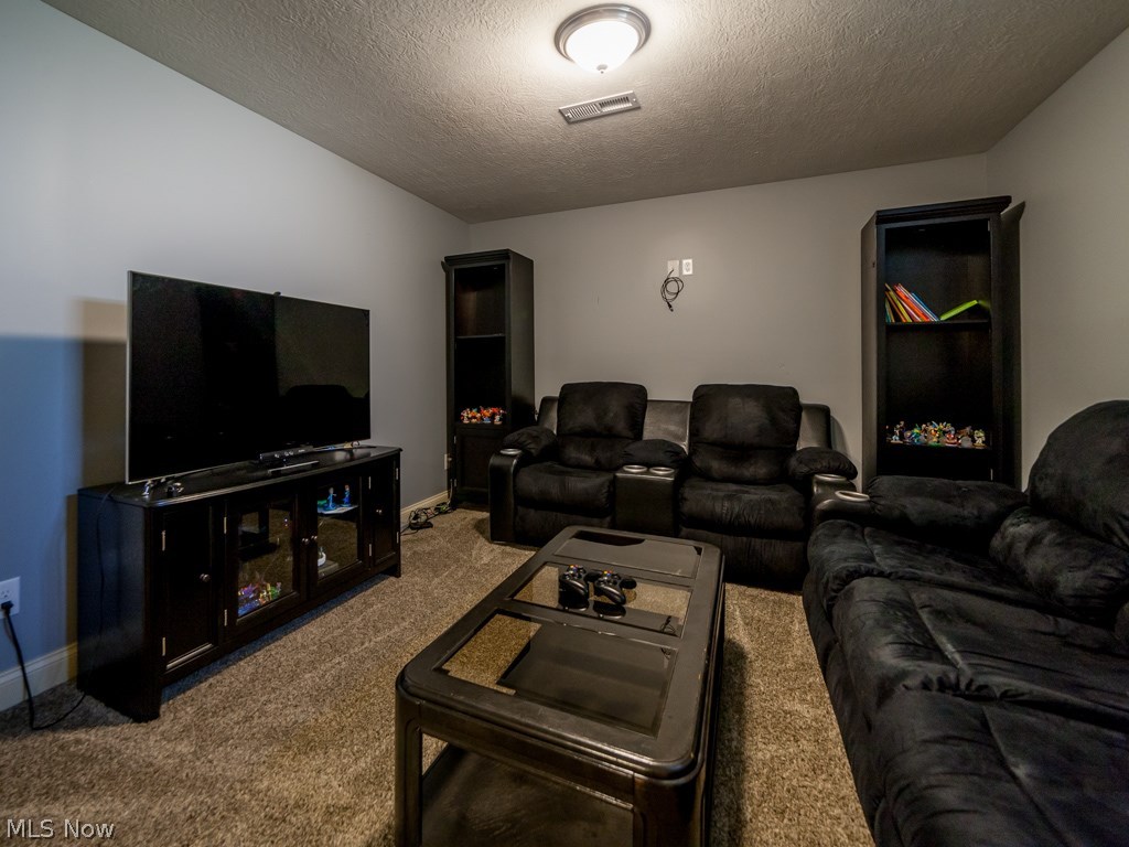 Red Tail 03 - Residential