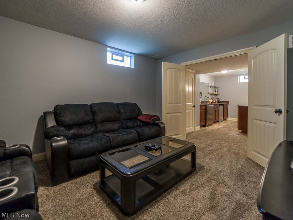 Red Tail 03 - Residential