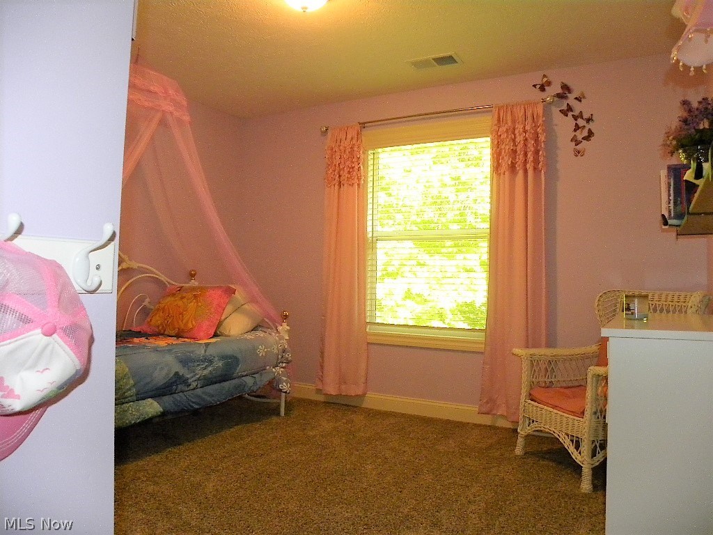 Red Tail 03 - Residential