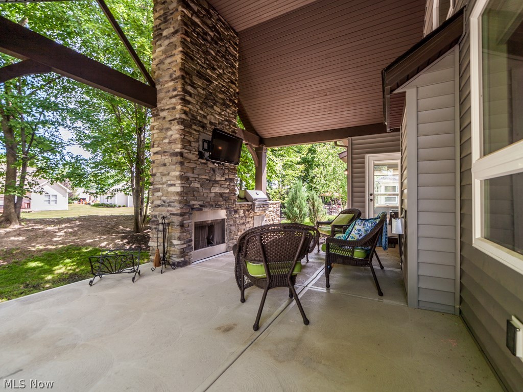 Red Tail 03 - Residential