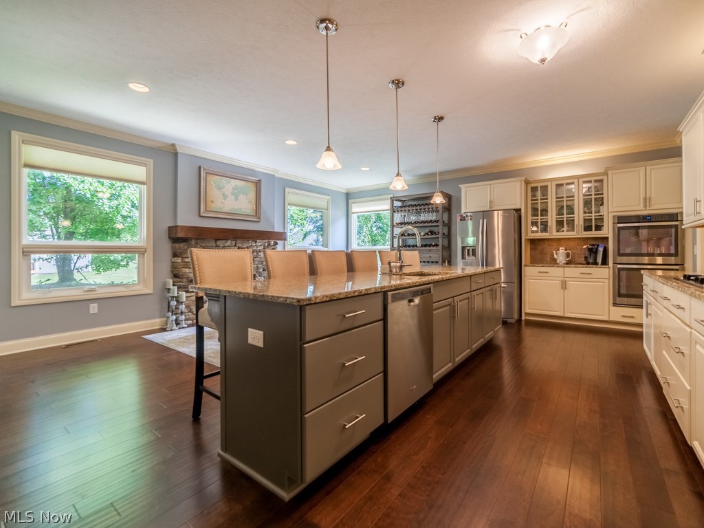 Red Tail 03 - Residential