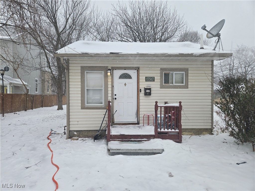 Photo of 17515 Lakeport Avenue, Cleveland, OH 44119 (MLS # 5182976)