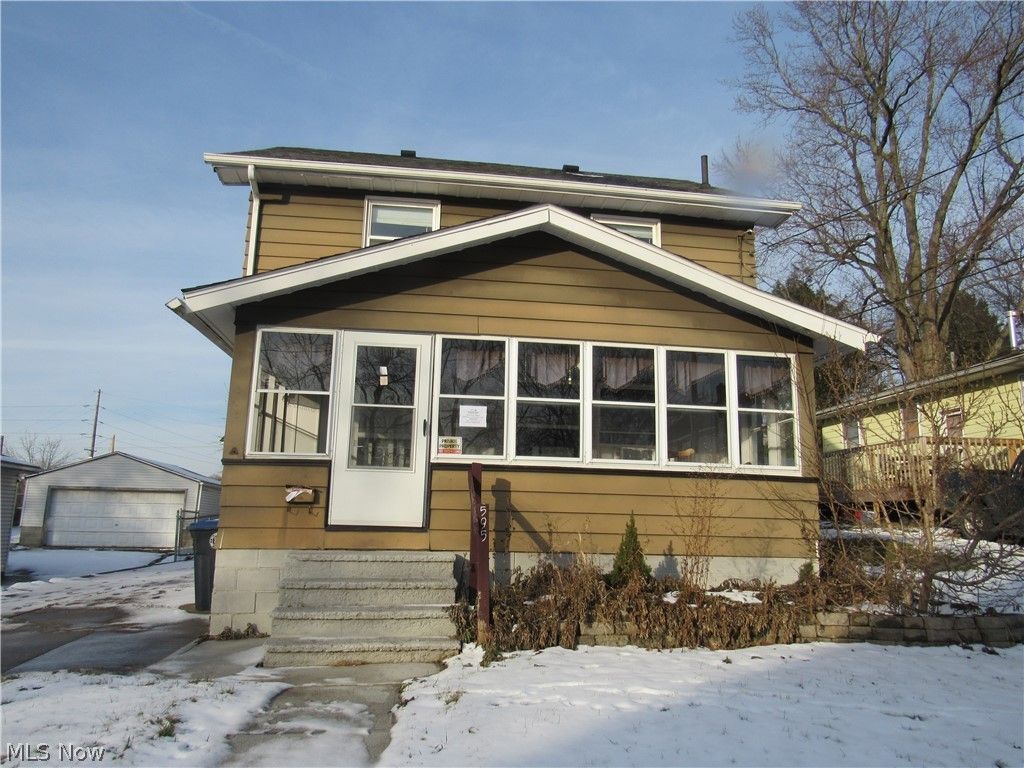 Photo of 595 Flora Avenue, Akron, OH 44314 (MLS # 5186057)