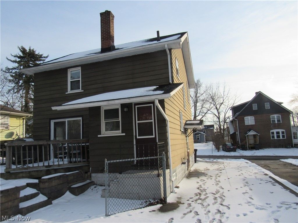 Photo of 595 Flora Avenue, Akron, OH 44314 (MLS # 5186057)