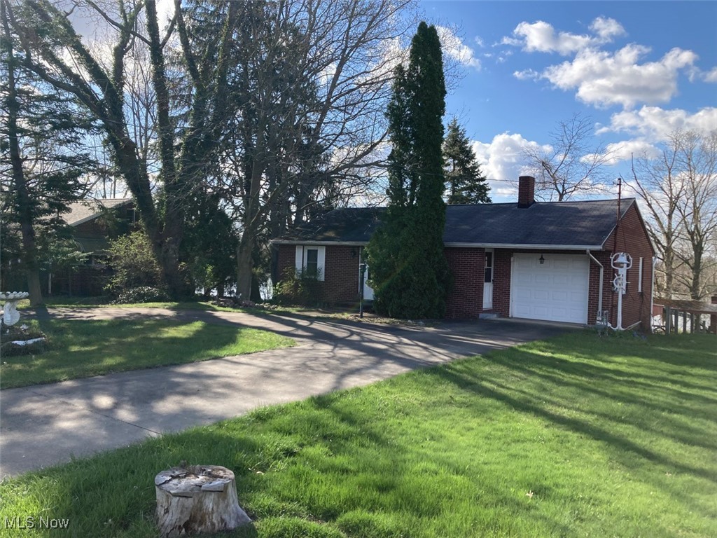 26689 N Shore Drive, Beloit, Ohio image 2